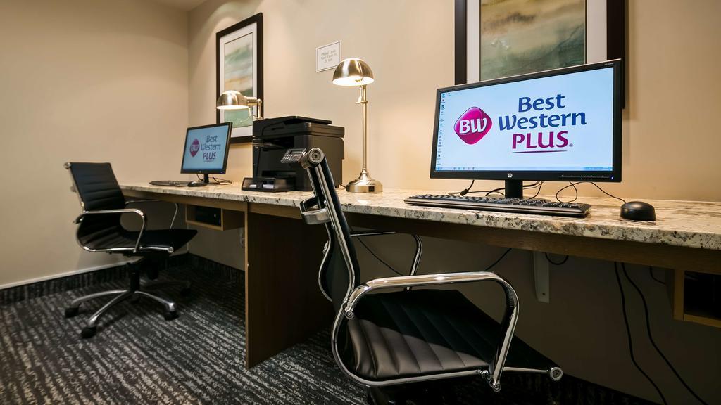 Best Western Plus Chestermere Hotel Ngoại thất bức ảnh
