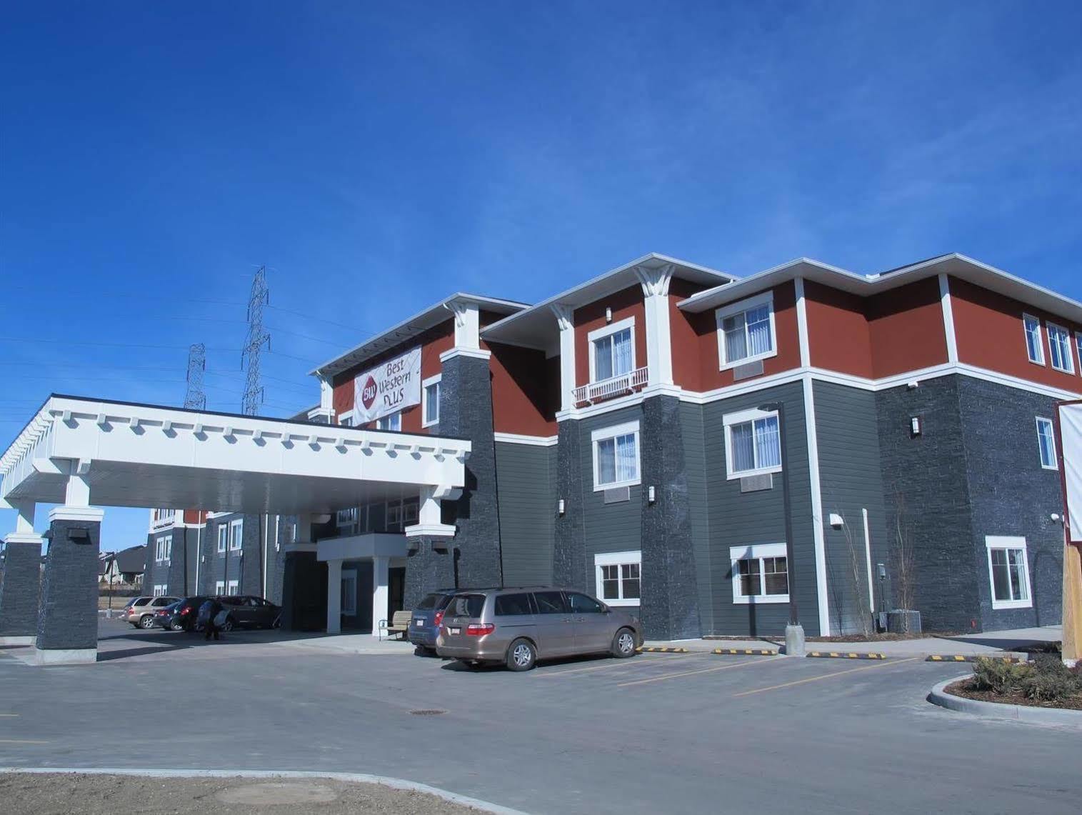 Best Western Plus Chestermere Hotel Ngoại thất bức ảnh